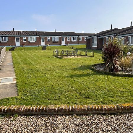 Dog Friendly Beachside Cottage No11 Kessingland With Private Parking Exterior foto