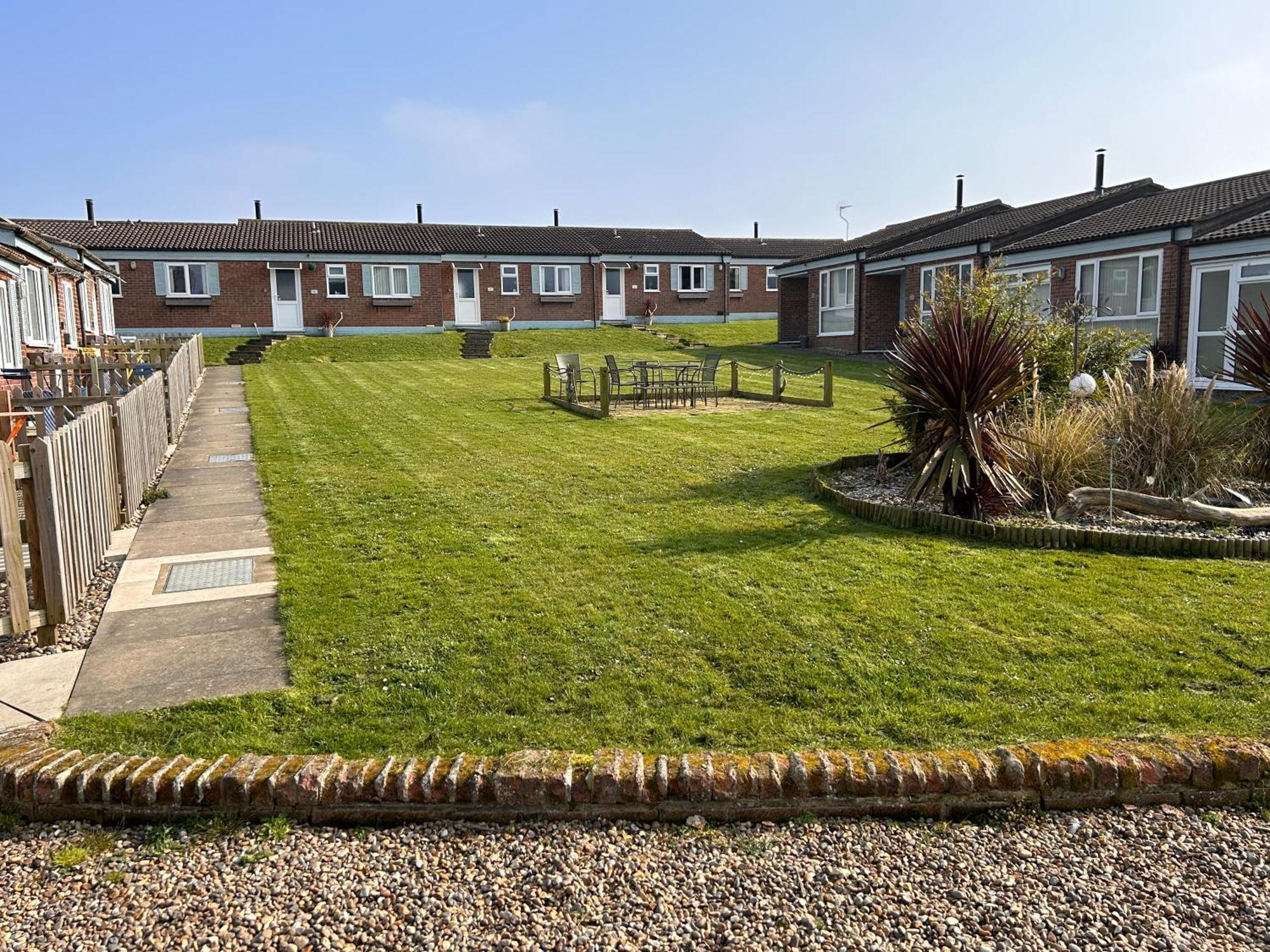 Dog Friendly Beachside Cottage No11 Kessingland With Private Parking Exterior foto